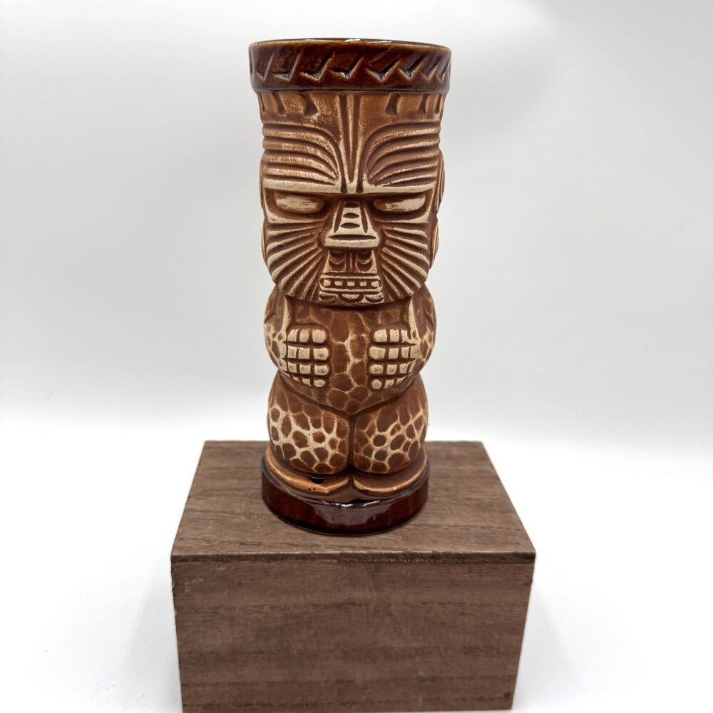 Ceramic Reno Nugget Hotel Trader Dick's Tiki Cup 7 1/4'' Hawaiian vibe style cer